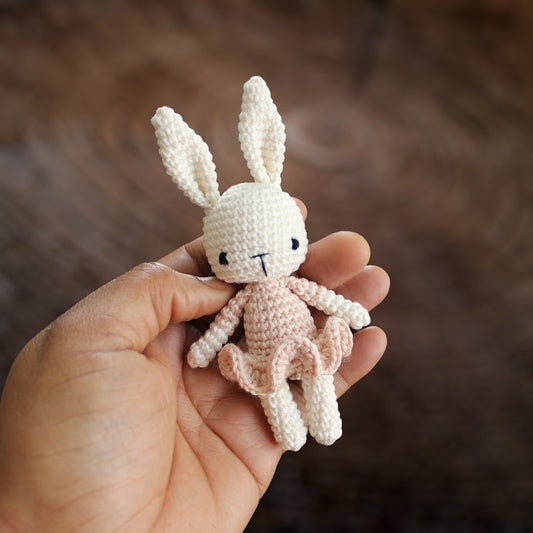 Mini crochet bunny in Bridal White and Blush