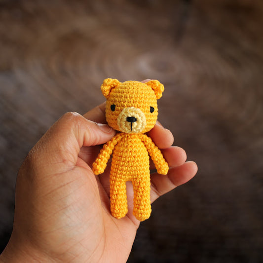 Mini crochet bear in Yellow Gold and Primrose